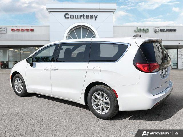 2026 Chrysler Grand Caravan SXT in Cars & Trucks in Calgary - Image 4