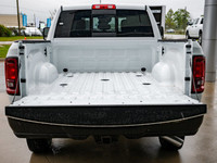 QUICK ORDER PACKAGE 2UA -inc: Engine: 6.4L V8 HEMI HD Transmission: 8-Speed Automatic,BRIGHT WHITE,R... (image 6)