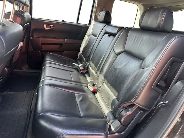 2011 Honda Pilot 4WD 4dr Touring 8 Passenger/ DVD / Full Load in Cars & Trucks in Calgary - Image 18