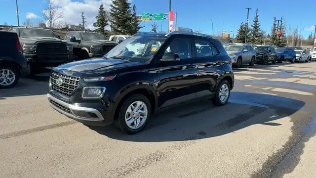 2023 Hyundai Venue Preferred | Heated Seats | Apple CarPlay dans Autos et camions dans Ville d’Edmonton - Image 6