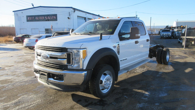 2017 Ford F-550 XLT CREW CAB CAB & CHASSIS in Heavy Equipment in Vancouver - Image 2