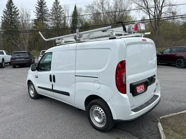 2021 Ram ProMaster City SLT dans Autos et camions dans Ottawa - Image 7