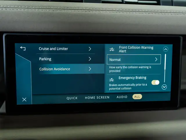 2023 Land Rover Defender 110 SE/PANO/360 CAM/MERIDIAN/CARPLAY/CL in Cars & Trucks in Mississauga / Peel Region - Image 36