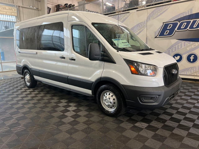 2025 Ford Transit Passenger Wagon XL | 301A PKG | HIGH RES REAR  in Cars & Trucks in Lloydminster - Image 2