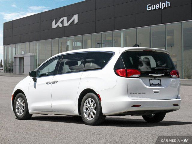 2024 Chrysler Voyager LX | Power Lift Gate | Remote Start in Cars & Trucks in Guelph - Image 3