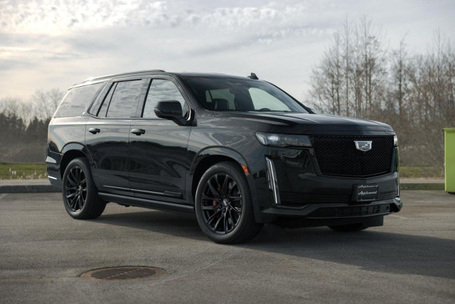 2023 Cadillac Escalade in Cars & Trucks in Delta/Surrey/Langley - Image 2
