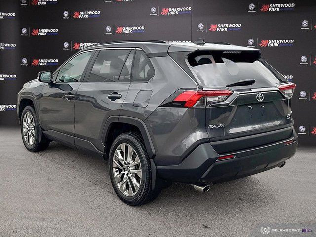 2020 Toyota RAV4 XLE | AWD | LEATHER SEATS | SUNROOF | PWR in Cars & Trucks in Strathcona County - Image 4