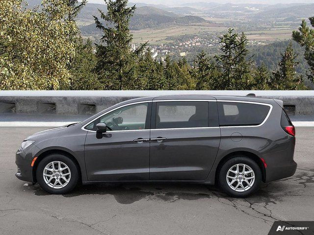  2022 Chrysler Grand Caravan SXT in Cars & Trucks in Moncton - Image 2