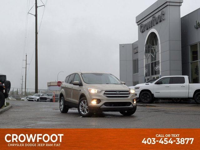 2017 Ford Escape SE - Bluetooth - Heated Seats - Backup Camera in Cars & Trucks in Calgary