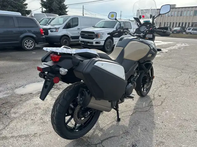 2014 Suzuki V-Strom 1000 ~ VSTROM 1000CC ~ VERSATILE ~ CLEAN BIK in Street, Cruisers & Choppers in City of Toronto - Image 6