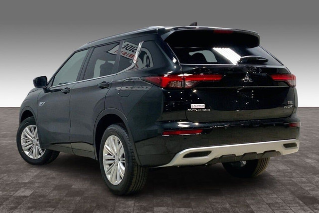 2025 Mitsubishi Outlander Phev LE S-AWC in Cars & Trucks in Edmonton - Image 3