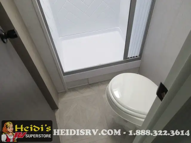 2024 FOREST RIVER SALEM 29BDB (DBL/DBL BUNKS, 1 + 1/2 BATH, OUT. in Travel Trailers & Campers in Barrie - Image 13
