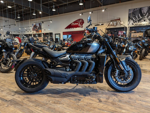 2022 Triumph Rocket 3 GT Triple Black Sapphire Black Silver Ice in Street, Cruisers & Choppers in Winnipeg - Image 2