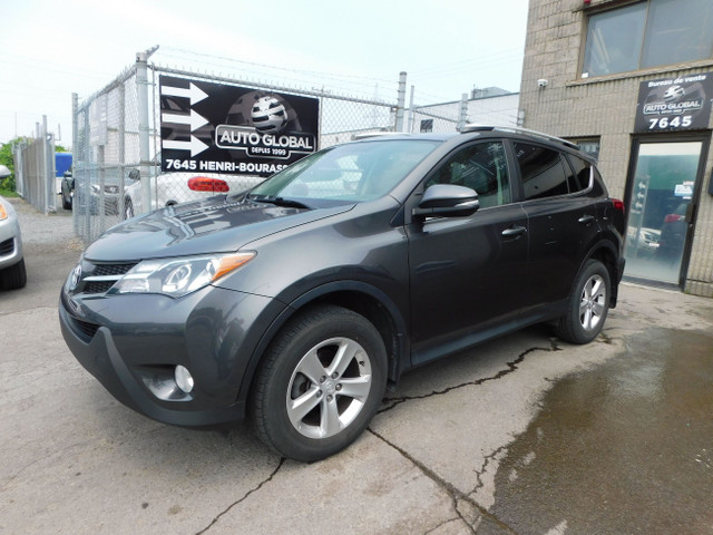 Toyota RAV4 XLE Sieges Chauffants Mags Toit Ouvrant 2013 in Cars & Trucks in City of Montréal