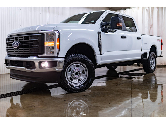 2023 Ford F-350 4x4 Crew Cab XL FX4 BCam in Cars & Trucks in Calgary - Image 4