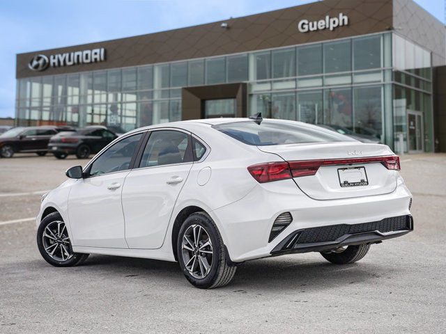 2022 Kia Forte EX IVT | Heated Steering Wheel | Wireless in Cars & Trucks in Guelph - Image 4