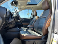 6 Speakers, Air Conditioning, AM/FM radio: SiriusXM, Auto-dimming Rear-View mirror, Automatic temper... (image 6)