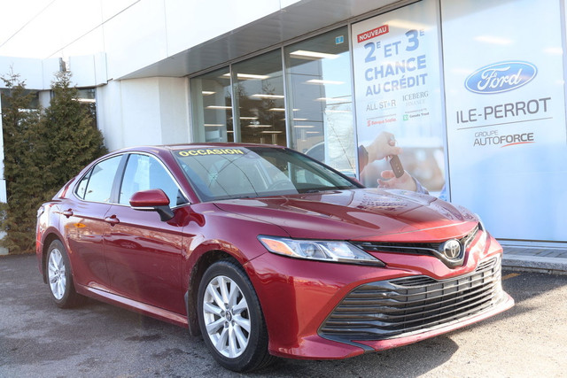 2018 Toyota Camry LE  // SEULEMENT 55836 KM CAMERA DE RECUL in Cars & Trucks in City of Montréal - Image 2