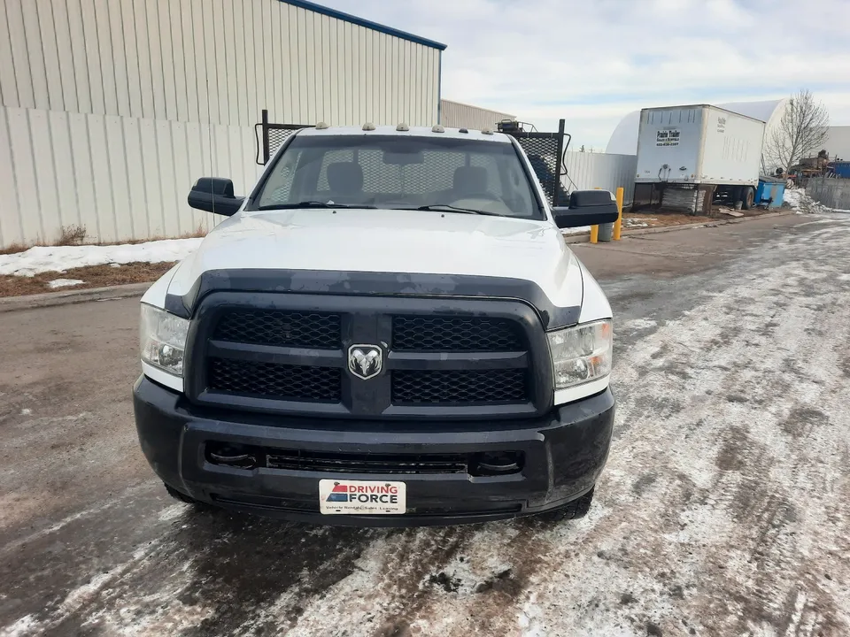 2015 RAM 3500 Laramie 2 Doors Flat Bed Truck