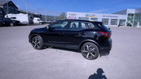 All Wheel Drive. Leather Interior. Touchscreen. Bluetooth. Remote Start. Sunroof. Rear View Backup C... (image 6)