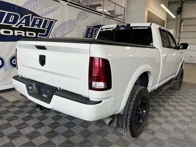 2018 Ram 2500 LARAMIE 6.7 DSL 4X4 | LIFT | FUEL RIMS | LOW KMS! dans Autos et camions dans Lloydminster - Image 12