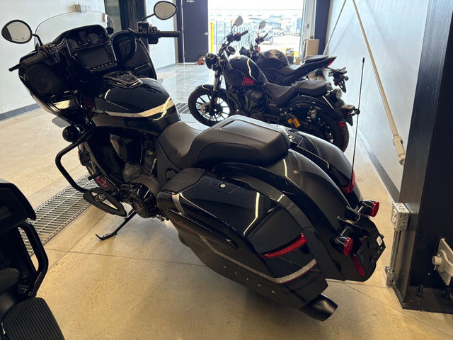 2024 Indian Motorcycle Challenger Elite in Sport Touring in Saskatoon - Image 4