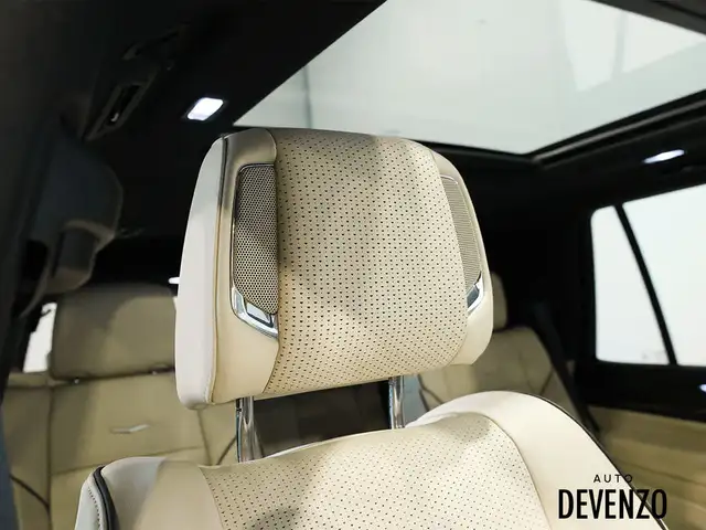 2024 Cadillac Escalade Premium Luxury with Air Ride Adaptive Sus in Cars & Trucks in Laval / North Shore - Image 9