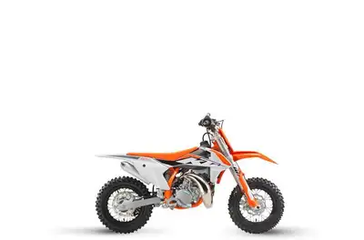 Engine Type: Single-Cylinder Displacement: 3 cu. in. (49 cc) Bore and Stroke: Bore: 1.56 in. (39.5 m...