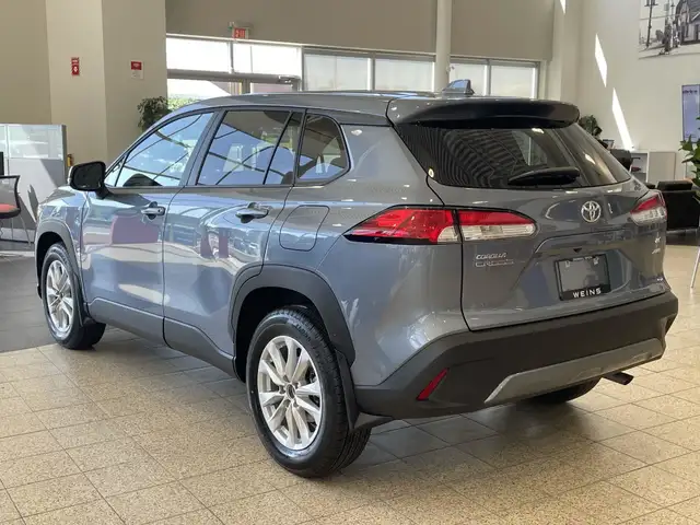2024 Toyota Corolla Cross LE FORMER DEMO,WINTER TIRES ON RIMS... in Cars & Trucks in City of Toronto - Image 12