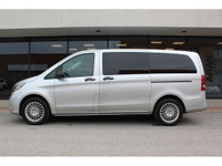 2018 MERCEDES METRIS 7 PASSENGERS LEATHER SEATS VAN WITH SIDE AND REAR PRIVACY GLASSES AND DUAL POWE... (image 4)
