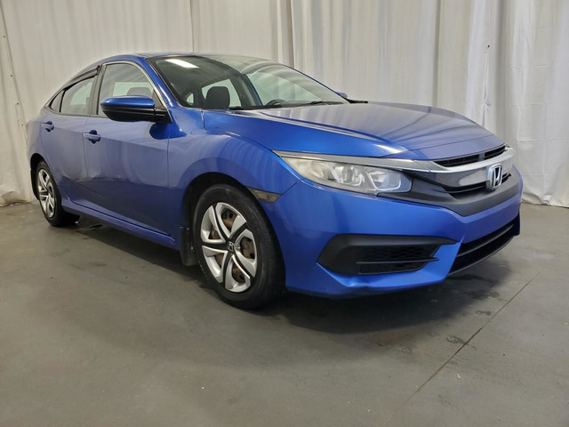 2017 Honda Civic LX FWD Sièges Chauffants A/C Caméra de Recul in Cars & Trucks in Bathurst