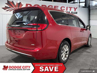 This Chrysler Pacifica has a trusty Regular Unleaded V-6 3.6 L/220 engine powering this Automatic tr... (image 5)