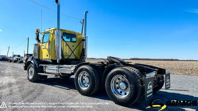 2005 WESTERN STAR 4900SA CAMION DE VILLE in Heavy Trucks in Moncton - Image 6