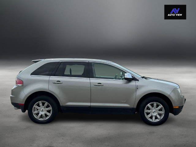 2008 Lincoln MKX AWD **HEATED AND COOLED SEATS** in Cars & Trucks in Hamilton - Image 4