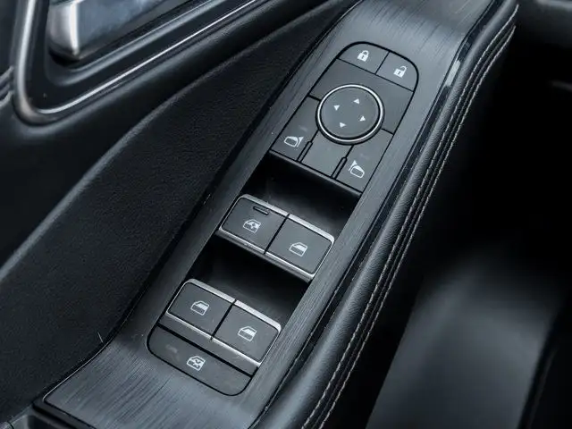 2021 Nissan Rogue Platinum | One Owner | Low Mileage | Low dans Autos et camions dans Hamilton - Image 10