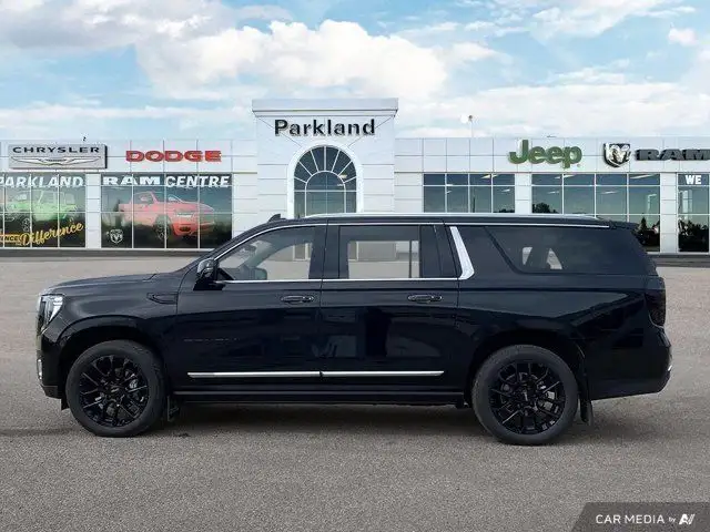 2023 GMC Yukon XL Denali 4x4 DIESEL Sunroof Nav Power Boards in Cars & Trucks in St. Albert - Image 3