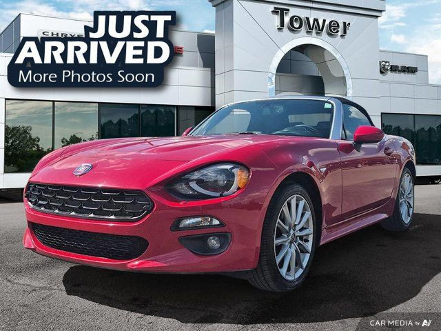 2017 FIAT 124 Spider Lusso | Convertible | 6 Speed Manual in Cars & Trucks in Calgary