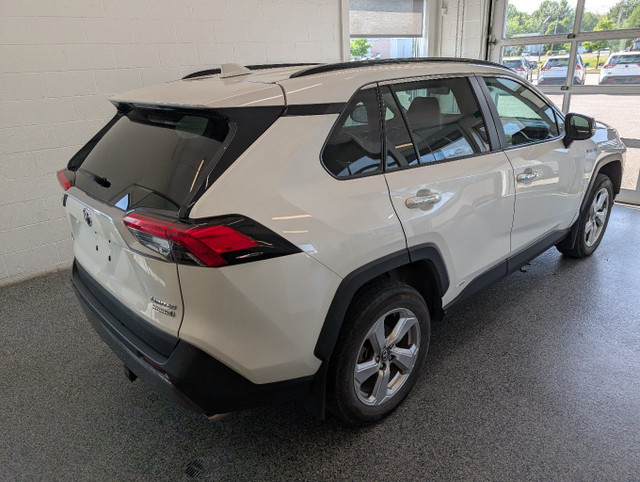 2020 Toyota RAV4 Hybrid LIMITED AWD, in Cars & Trucks in Sherbrooke - Image 3