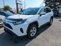 LOW KMS! EXTRA CLEAN AWD, APPLE CARPLAY/ANDROID AUTO FULLY LOADED, BACKUP CAMERA, LANE CHANGE ASSIST... (image 5)