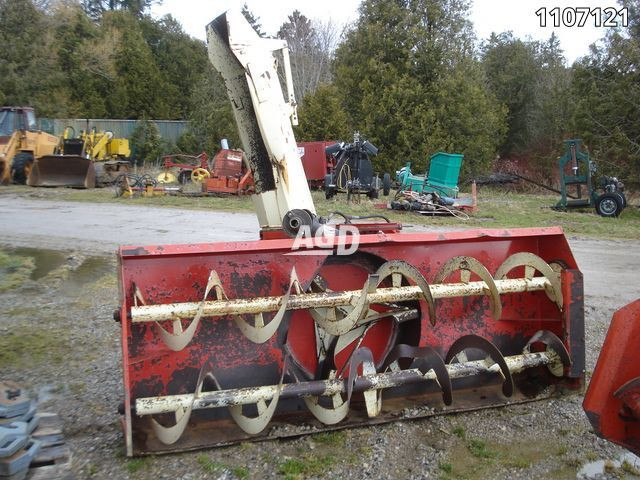 Farm King Y9600 Snow Blower in Heavy Equipment in Stratford