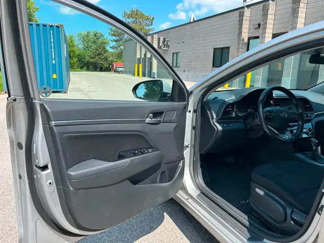 2020 Hyundai Elantra Preferred in Cars & Trucks in Markham / York Region - Image 10