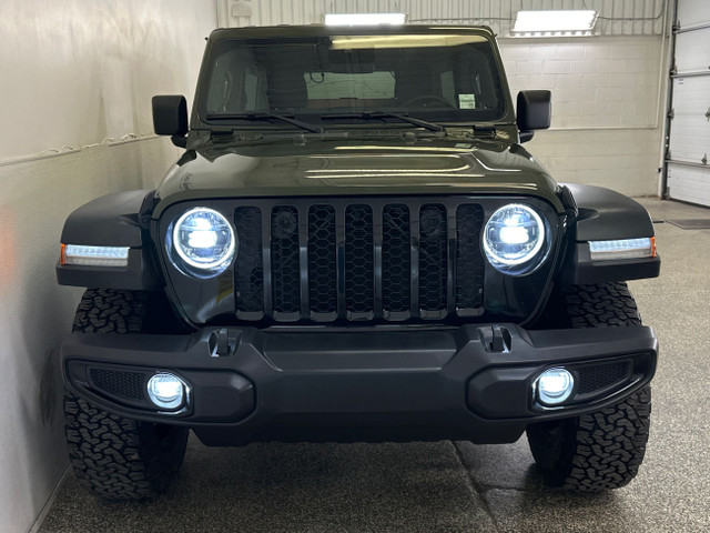 2024 Jeep Wrangler Willys WILLYS/AUTO/2 TOPS/WIDESCREEN/PREM... in Cars & Trucks in Belleville - Image 3