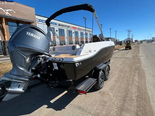 2025 Starcraft SVX 211 in Powerboats & Motorboats in Saskatoon - Image 9