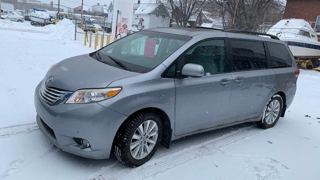 2012 Toyota Sienna AWD in Cars & Trucks in Thunder Bay - Image 2