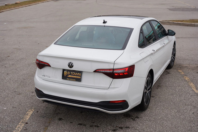 2024 Volkswagen Jetta Comfortline with Sport Package in Cars & Trucks in Mississauga / Peel Region - Image 4