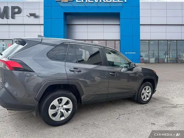 2022 Toyota RAV4 LE | AWD | Heated Seats | Back Up Cam in Cars & Trucks in Saskatoon - Image 7