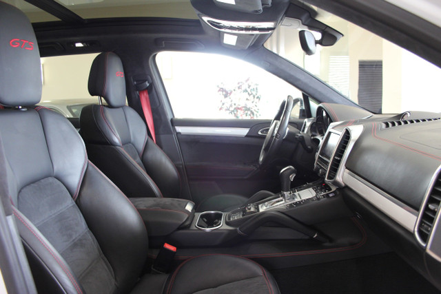 2014 Porsche Cayenne GTS AWD LOW KM|NAVI|REARCAM|PANOROOF! in Cars & Trucks in Mississauga / Peel Region - Image 2