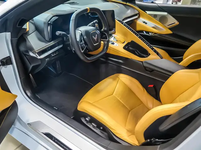 2023 STINGRAY COUPE dans Autos et camions dans Guelph - Image 10