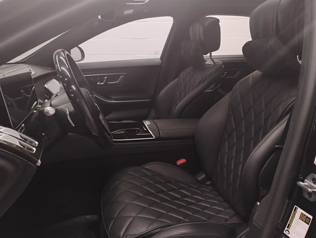2022 Mercedes-Benz S580 4MATIC Sedan in Cars & Trucks in Calgary - Image 2