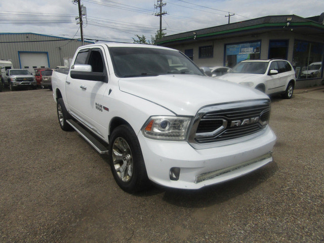 2016 Ram 1500 4WD Crew Cab 140.5" DIESEL - SUNROOF - HEATED AND  in Cars & Trucks in Edmonton